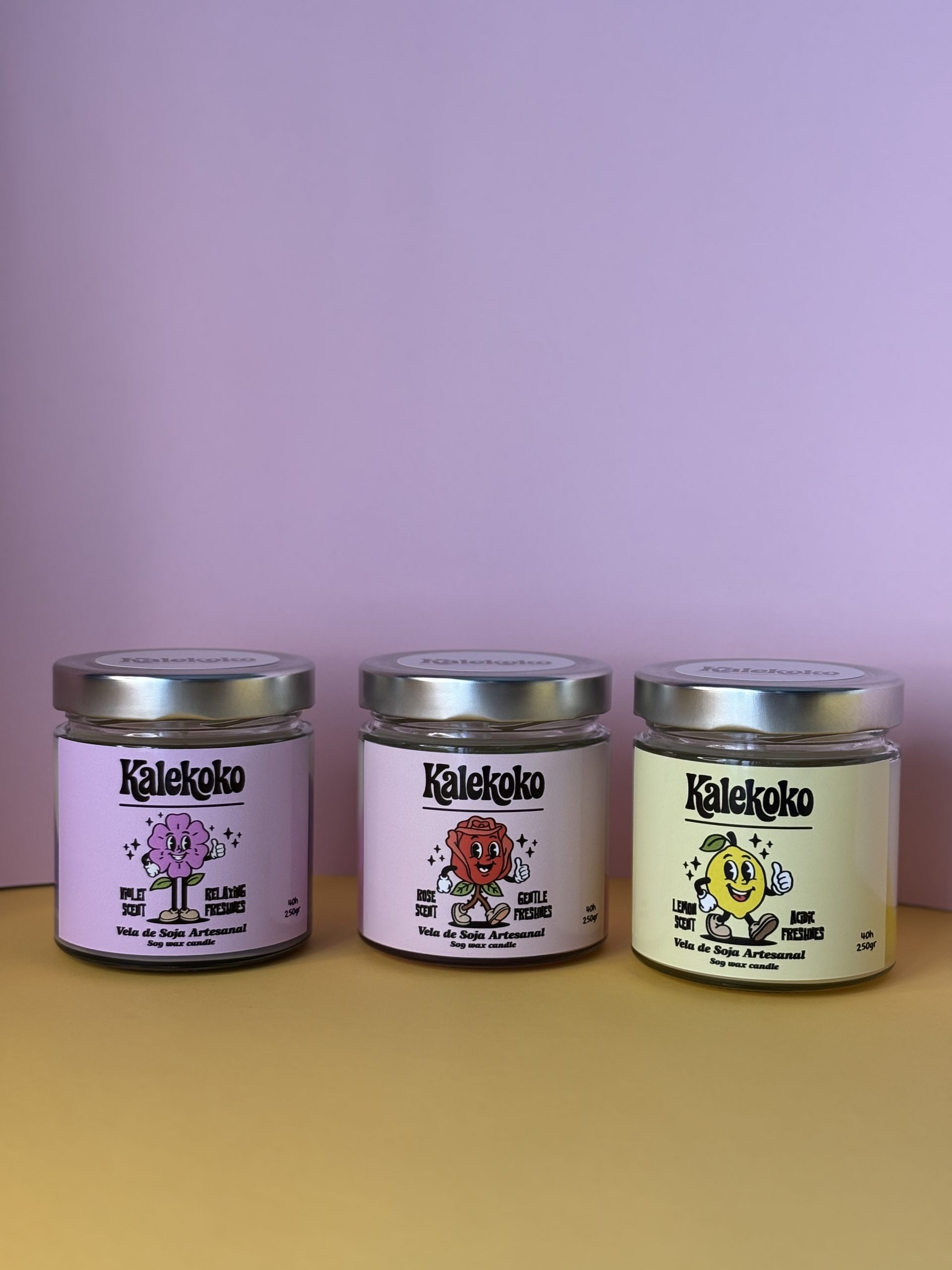 Vela violeta rosas o limón 250 gr cera de soja | Kalekoko Colors. - Imagen 4